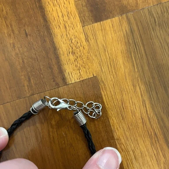 NWOT Black Braided Bracelet with Pig Charm/ 4 Leaf Clover - Picture 3 of 3